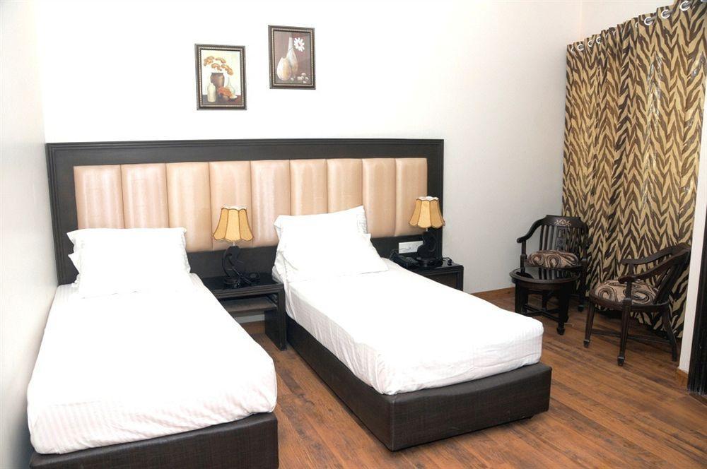Hotel Prems Paradise อัมริตสา ภายนอก รูปภาพ