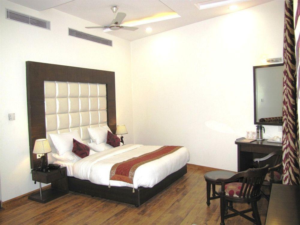 Hotel Prems Paradise อัมริตสา ภายนอก รูปภาพ