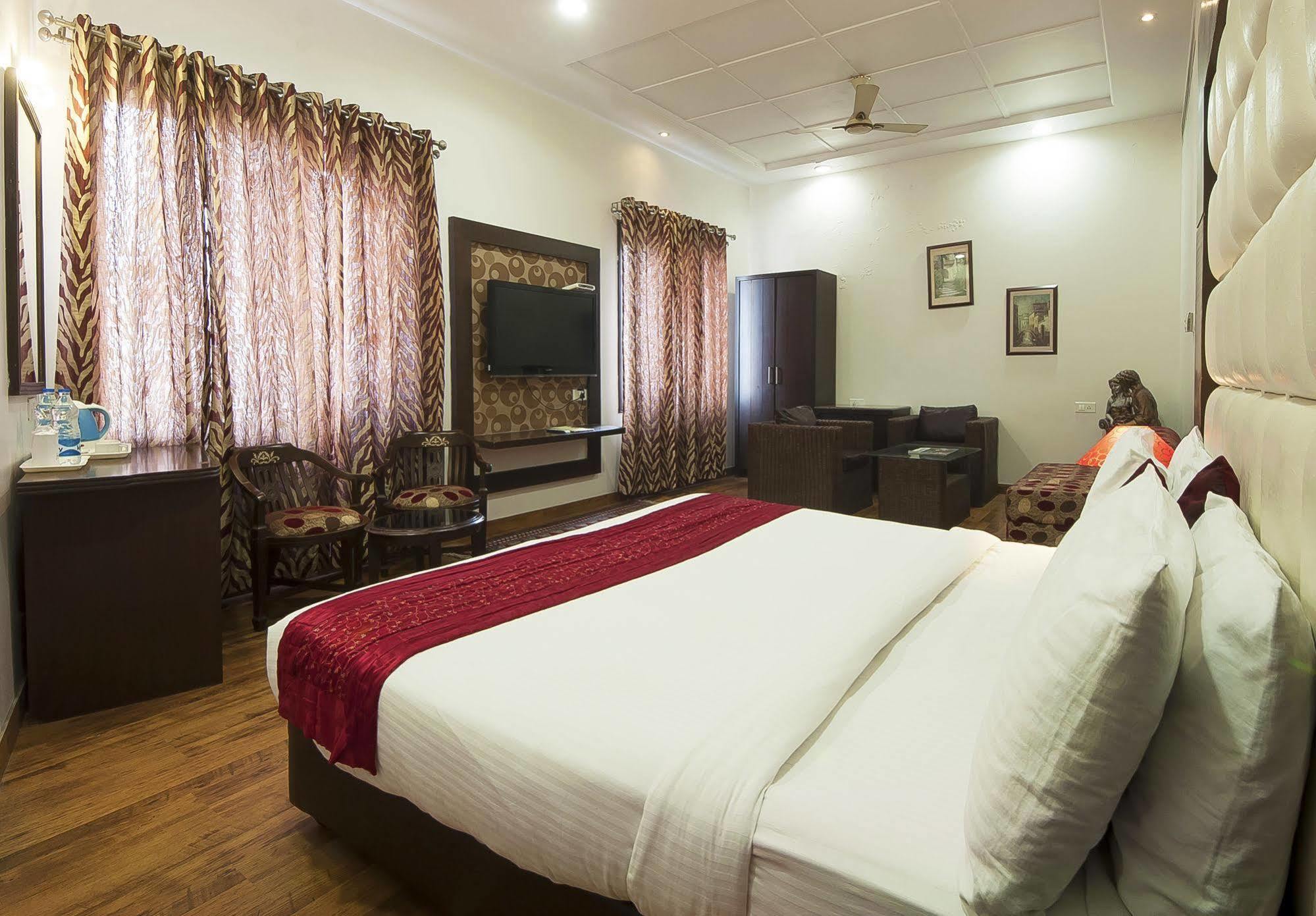 Hotel Prems Paradise อัมริตสา ภายนอก รูปภาพ